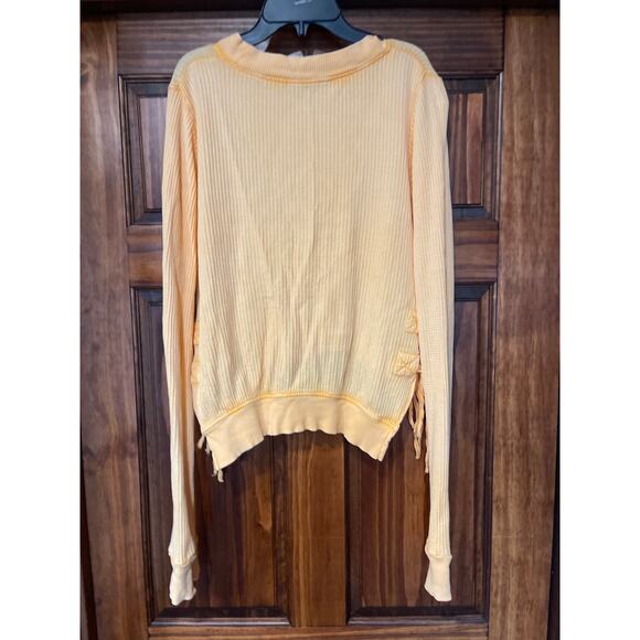 Free People One Cropped
Interlaken side ties thermal Top yellow sz small - Picture 6 of 6
